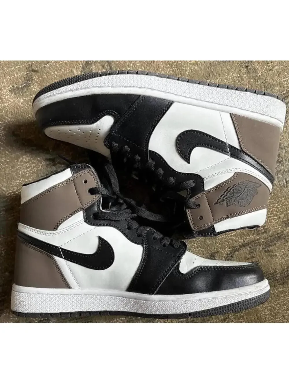 Size 10.5 - Jordan 1 Retro OG High Dark Mocha